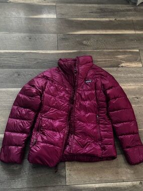 Patagonia Women's Jacket - Berry Plum